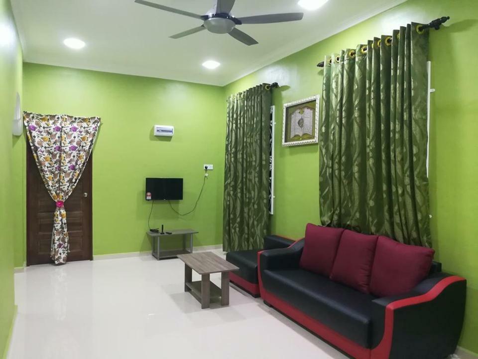 Homestay Damai Yusmila 瓜拉丁加奴 外观 照片